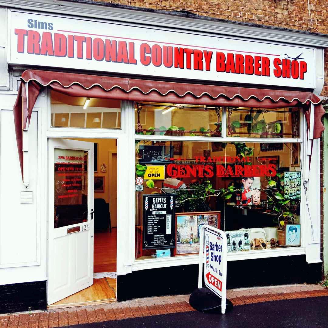 Inside Sim Barbers